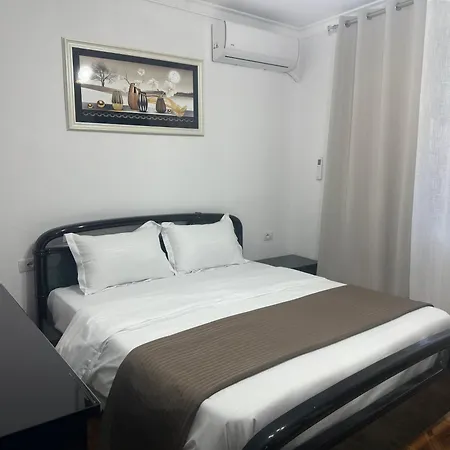 Twinstay - One Bedroom Apartment Berat